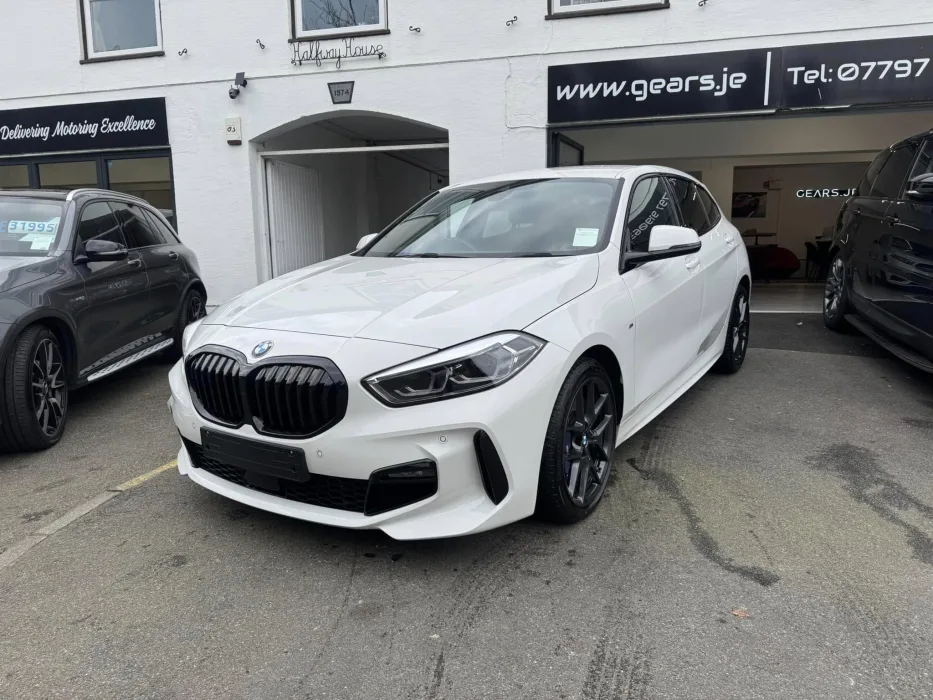 BMW 118i Msport 4