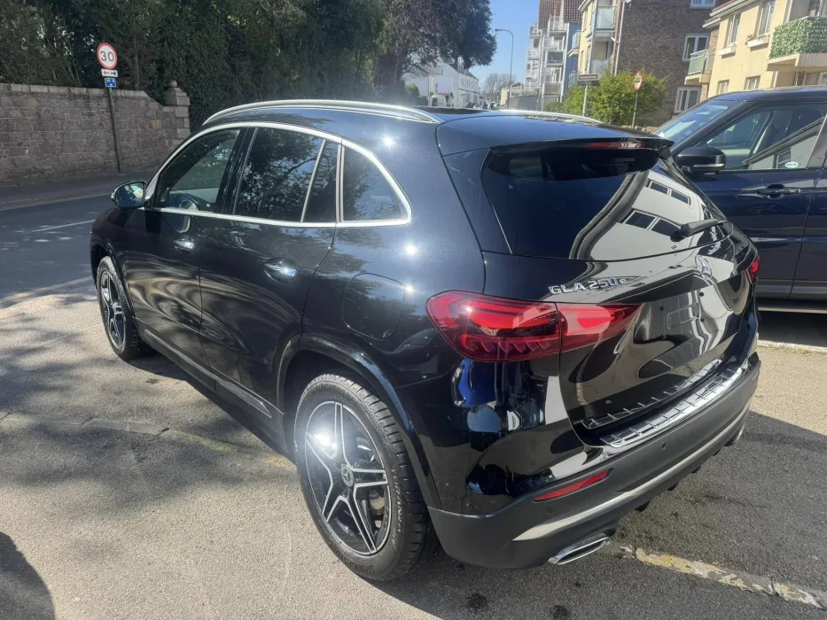 Mercedes GLA250e 5