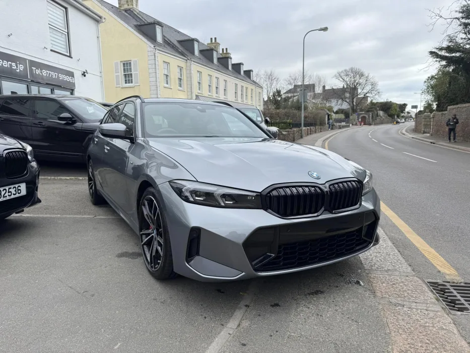BMW 330e Msport grey 3