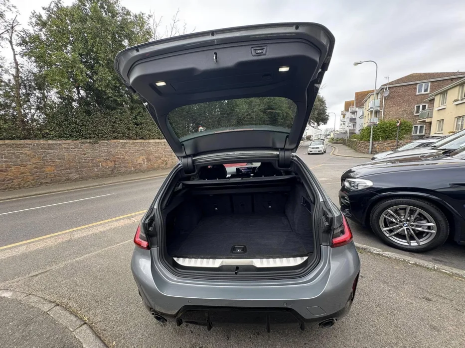 BMW 330e Msport grey 6