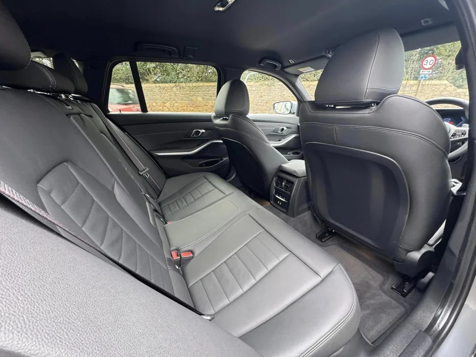 BMW 330e Msport grey 8