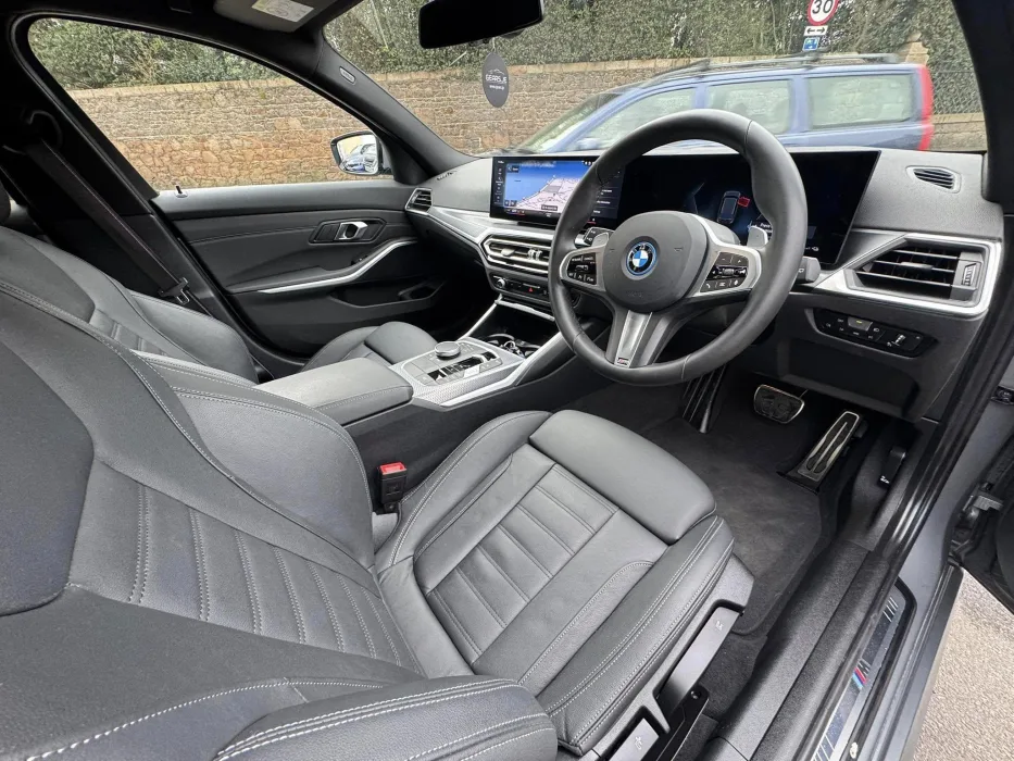 BMW 330e Msport grey 9